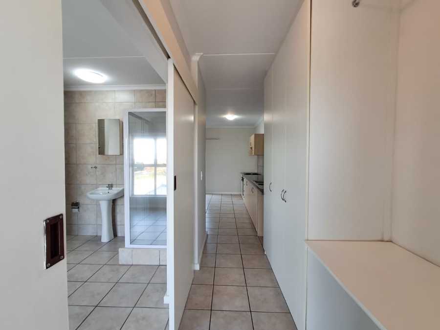 To Let 1 Bedroom Property for Rent in Vredekloof Western Cape